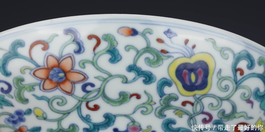 斗彩缠枝|官窑《大清乾隆年制》乾隆 斗彩缠枝花卉暗八仙纹折腰盘