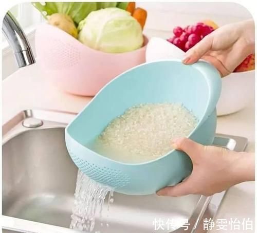 毛巾用久了又臭又滑，这样清洗完跟新的一模一样，不得不感叹聪明