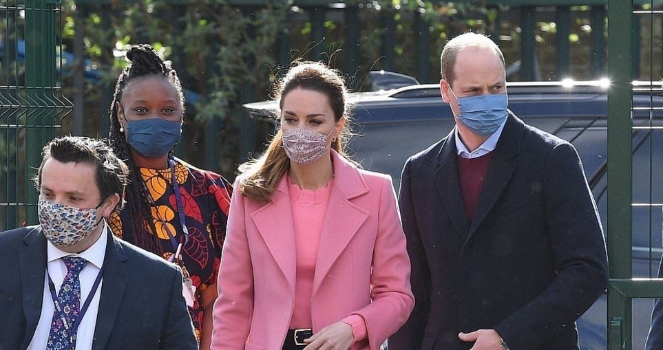 先后发声,凯特瘦一大圈,驼背佝偻没精气神