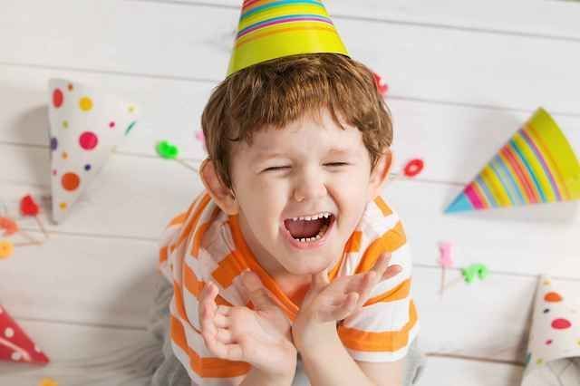 父母|婴幼儿1岁前的4个发育黄金期，父母千万别耽误了，错过不可逆！