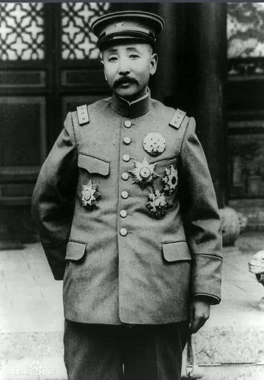 军阀|张作霖坐拥30万奉军,谁都不放在眼里,但对一个人毕恭毕敬