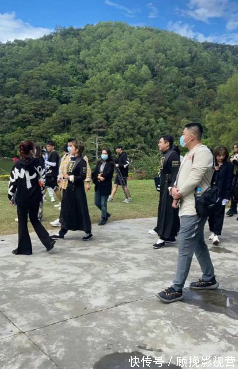 馬麗曬通告單一頭霧水,合體沈騰錄新綜藝,驢上的道具亮了!