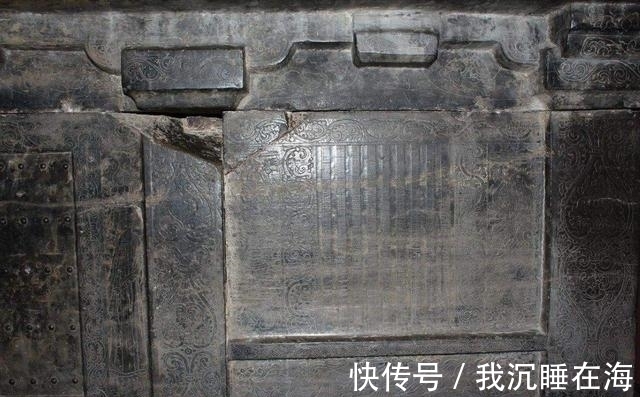 古墓&古墓棺椁上写着“开者即死”,考古工作者冒险打开,诅咒灵验了吗