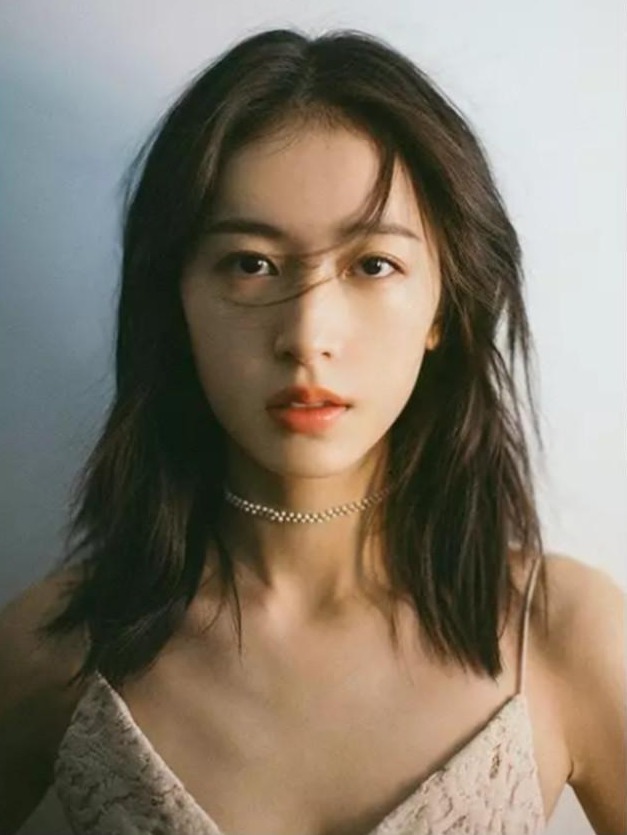 减龄 女人过了50岁,就别乱剪头发,今年流行的发型,减龄又时尚