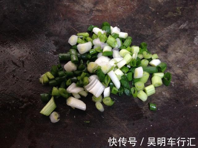 蒜瓣|菜名:蒜子烧木耳,味道诱人,营养够丰富