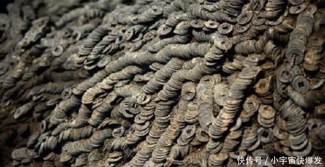 铜钱|盗墓贼为何不拿墓中的铜钱,除了不值钱外,还有几个原因