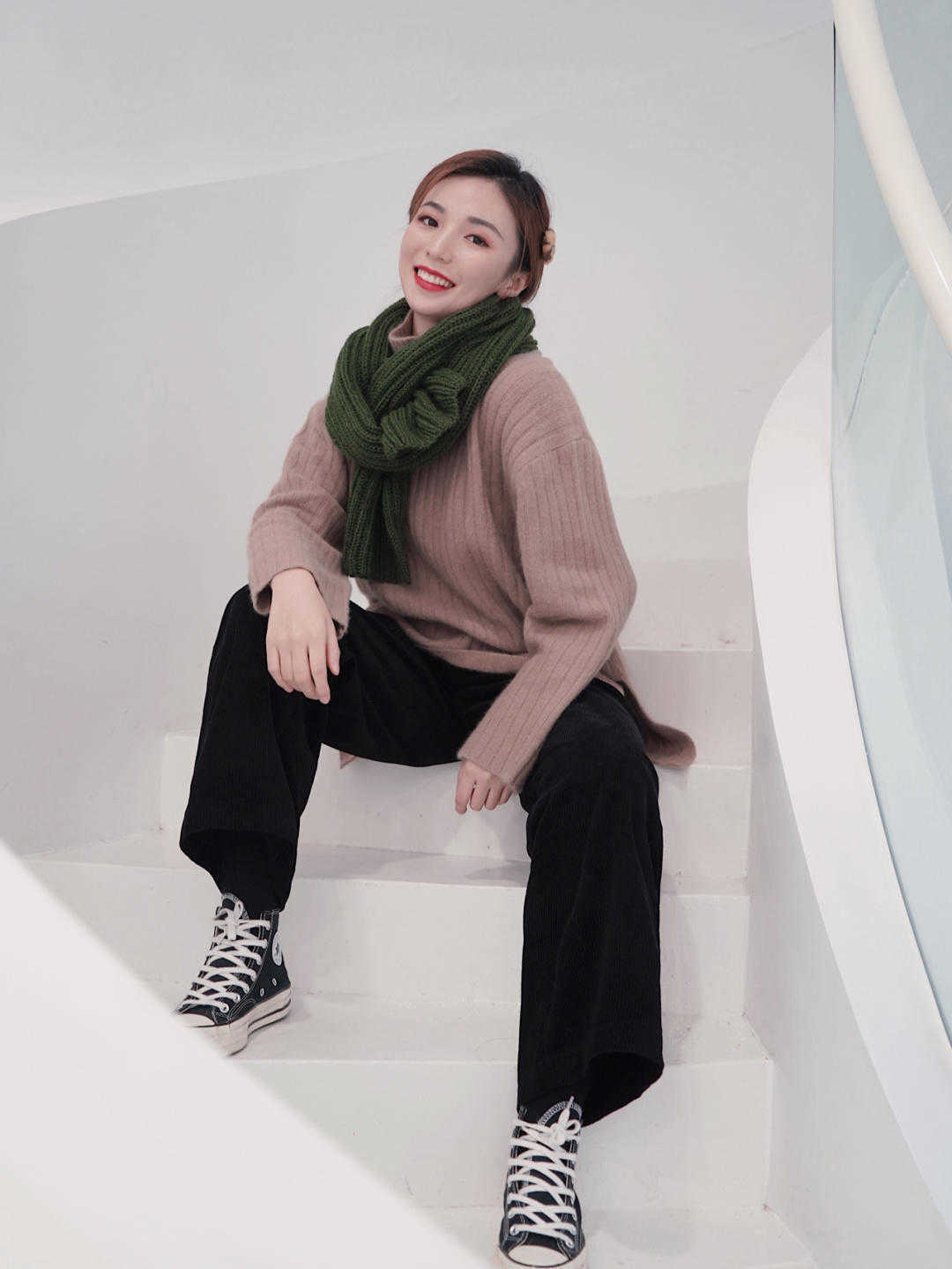 梨形身材 “阔腿裤”很适合梨形身材的女生,搭毛衣和外套温暖优雅,超好看