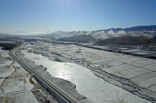 冬雪润祁连