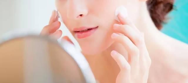 “以油养肤”才是干皮的生存之道,不要再执着于“补水”了!
