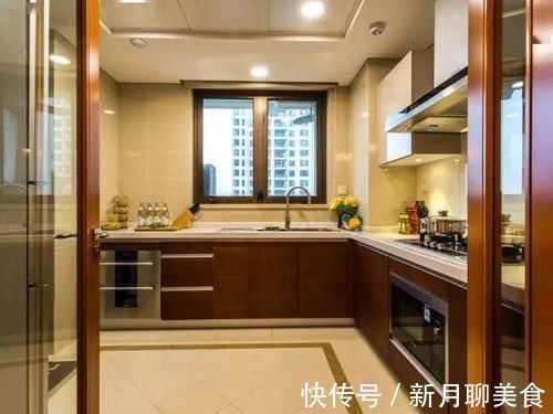 柜子|精明的人在这7个地方打柜子，难怪收纳那么容易，太聪明了！