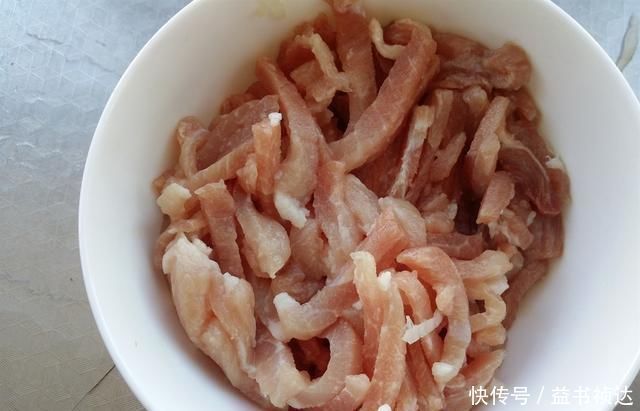 不管炒什么肉丝，用淀粉腌制就错了，教你正确腌制方法，鲜嫩多汁
