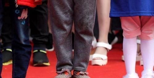 后天|小时候有这4个特征的孩子,长大后矮不了,占一个也不错