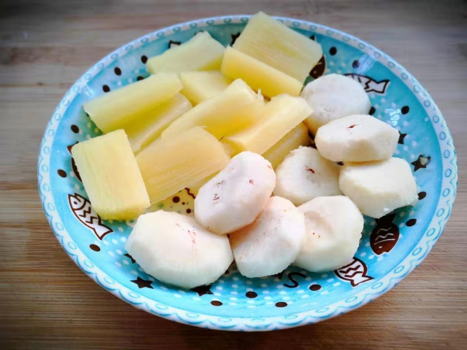 咳嗽|寒冬感冒咳嗽，三种水果煮一锅，是糖水也是药，对小孩久咳很管用