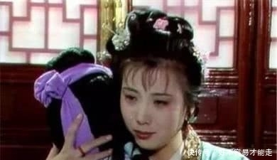 《红楼梦》鸳鸯不愿嫁给贾赦,是因为她早已爱上了贾宝玉