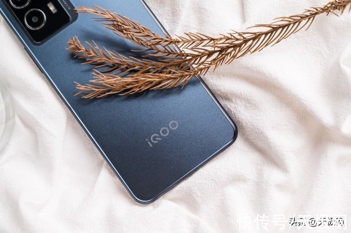 iQOO|iQOO U5体验：续航焦虑患者都该用用这台手机