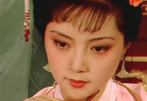 赵姨娘!红楼梦:蘅芜苑为什么布置得如“雪洞一般”?很多人没读懂薛宝钗