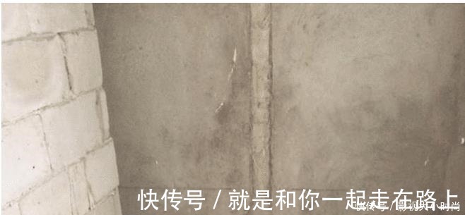 开发商|新房阳台上的这个万万不能留，都是开发商挖的坑，给大家提个醒