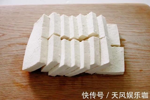 碎块|煎豆腐，不要直接下锅煎，多加1步，就算嫩豆腐也不碎块，不粘锅