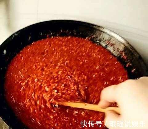 辣椒油怎么炸才香凉皮店老板的秘制配方,简单易学,拌啥都好吃