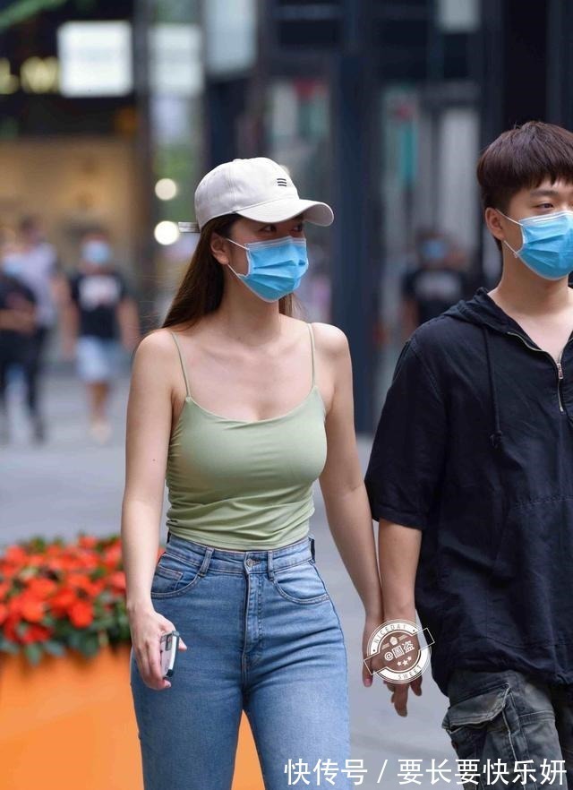 女生 束腰包臀的打底裤,选对裙型的女生,时尚美丽!