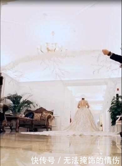 头纱|“土豪新娘”花10万拍婚纱照,头纱掀开的瞬间,网友:不值得