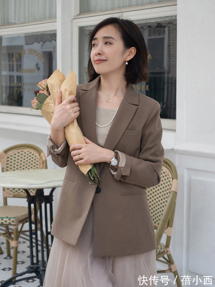 一衣|“西装外套”的高阶穿法来了,一衣多穿时髦又气质,适合秋天穿搭