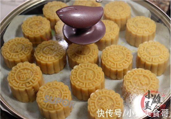 花生油|快中秋了，教你在家做月饼，不用烤箱不用糖浆，甜而不腻零添加