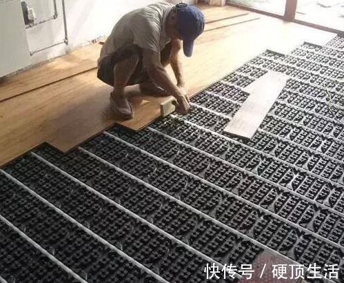 新房|装修新房时，铺瓷砖好还是铺地板好听内行人说完，从此不再纠结