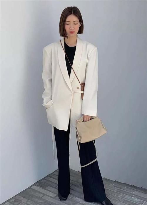  针织开衫|什么是“减法穿搭”？就用万能的打底衫，穿出不同风格的高级感