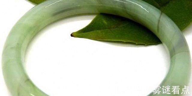 小贩!大街上那些10元一个的手镯是从哪里来的小贩道出实情