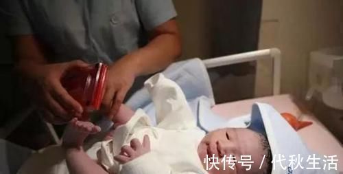 孩子|女儿越长越漂亮,爸爸怀疑娃不是亲生的,亲子鉴定后妈妈悔不当初