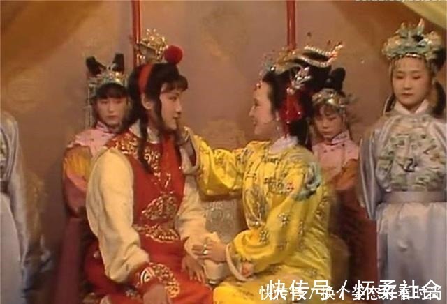 红楼梦!此人是红楼梦里最蠢的女人,四件事将贾家推上绝路,件件扎心