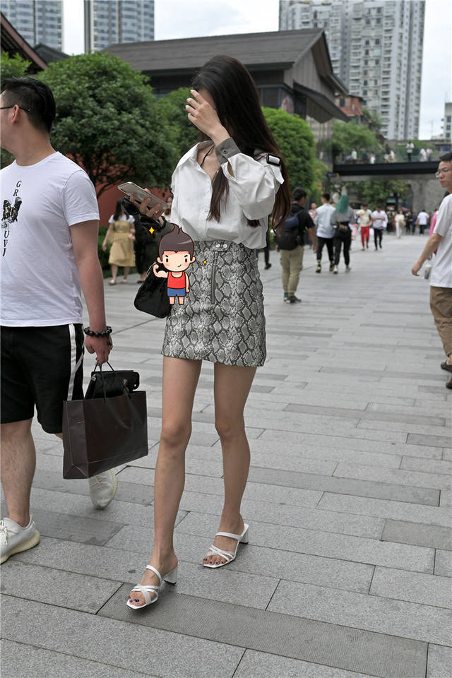 街拍包臀裙凉高长腿性感美女，就是这个feel倍爽