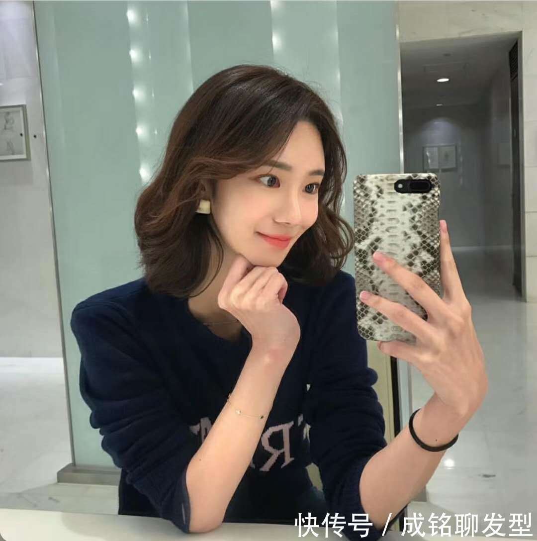 长发 女人留长发和短发哪种更有魅力?区别不在于发型长短,而在于脸型