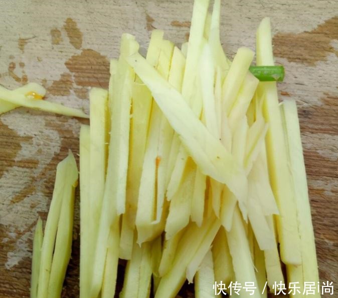 懒得炒菜,炖一锅懒人菜,荤素搭配,好吃不腻又简单!