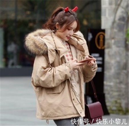 好看|街拍貌美肤白的小姐姐,大长腿十分亮眼,养眼又好看