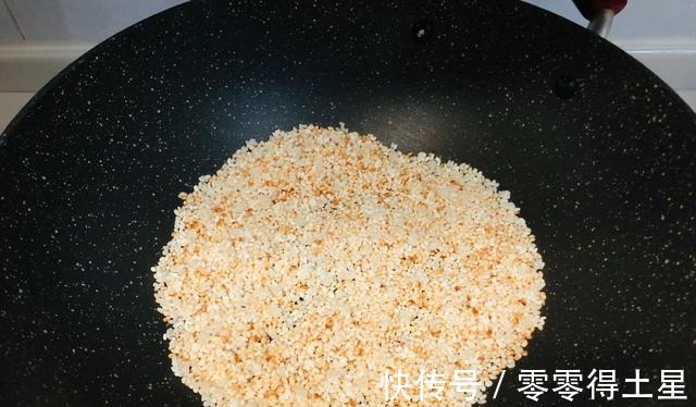 炒米|别总是买芝麻糊吃,自己做一瓶核桃芝麻粉,味道更赞还特别省事!