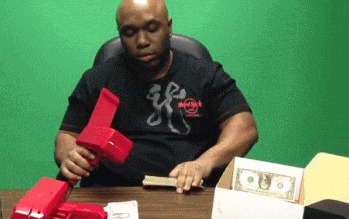 |搞笑GIF:姑娘真的好漂亮,找个这样的女朋友还不错吧!