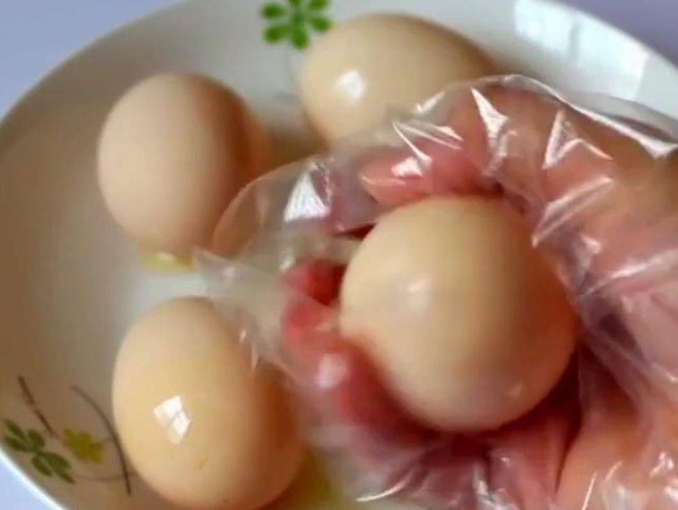 鸡蛋保存不要放冰箱,卖鸡蛋的大爷教你土法子,放几个月没问题