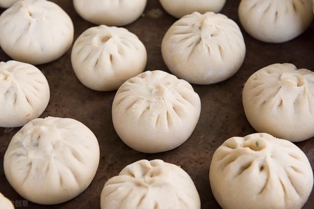 天冷蒸包子,发面记得放2味,面皮发得又白又大,包子暄软好吃