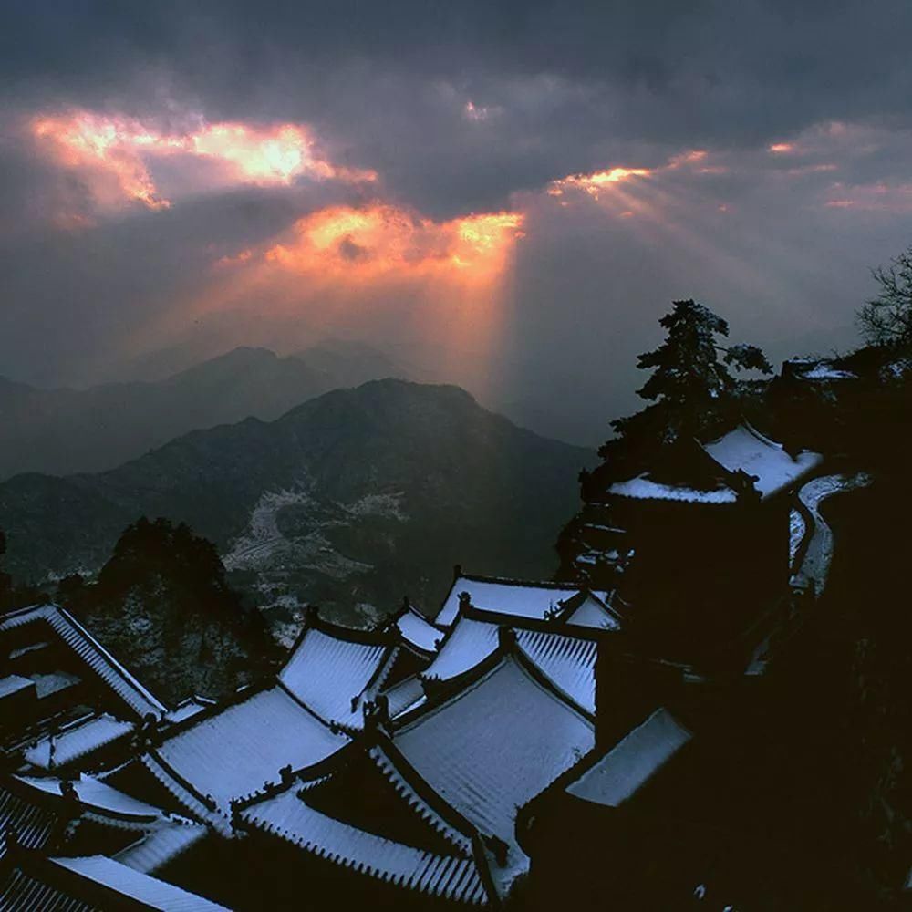 风雪|风雪武当山，仙境藏玄机！大雪封山时，道人、隐士都在干什么！