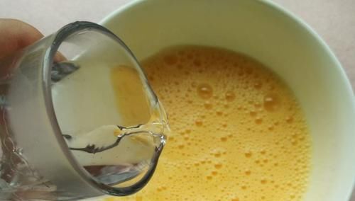 变得|学会3个小妙招,让鸡蛋羹变得更鲜更嫩,不会起泡泡