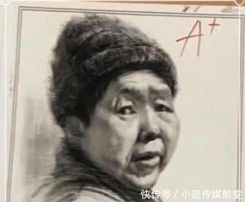 学渣|美术学霸和学渣的差距,老阿姨画成宋小宝?模特到底是啥样?