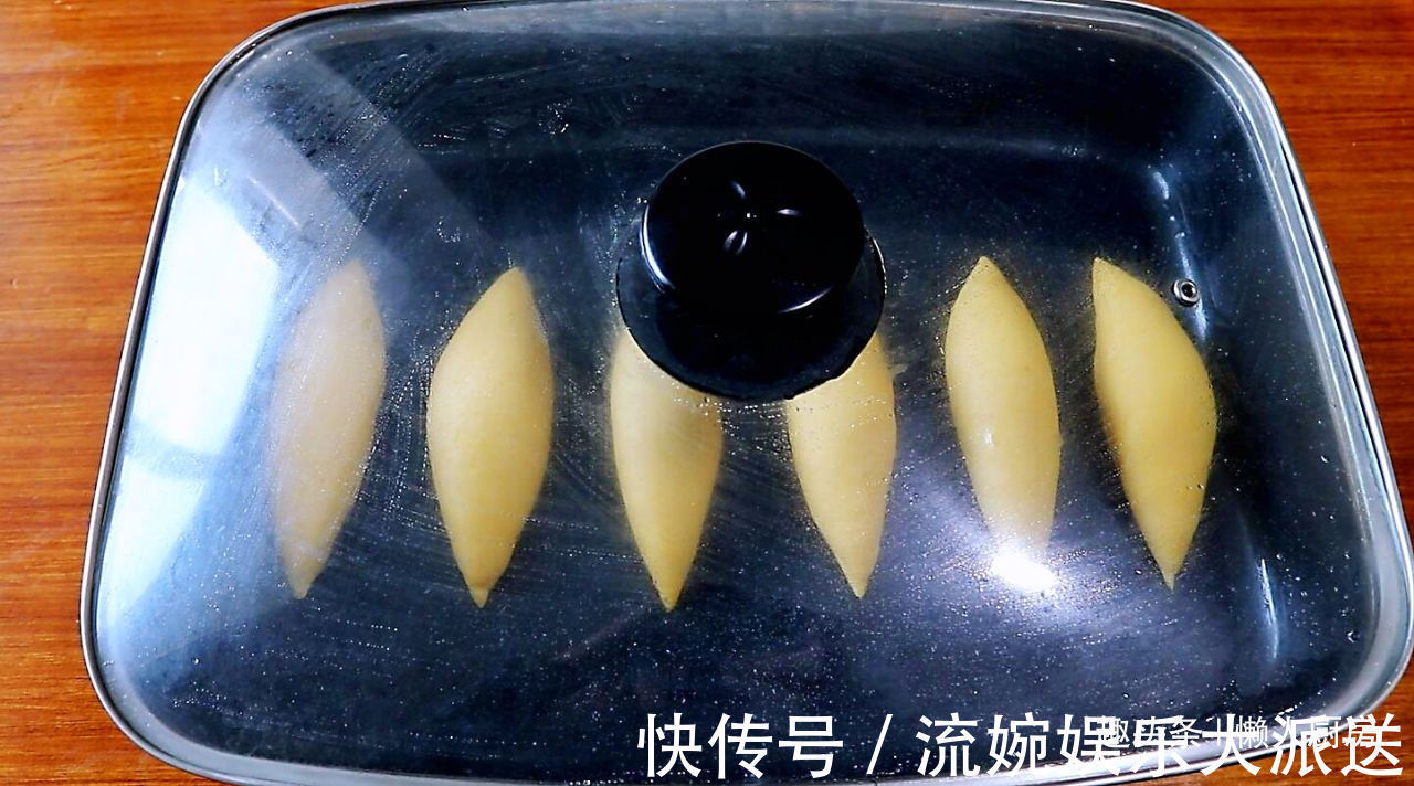 不用蒸，不用烤，教你做玉米面棒棒馍，皮松软可口，底焦黄酥脆