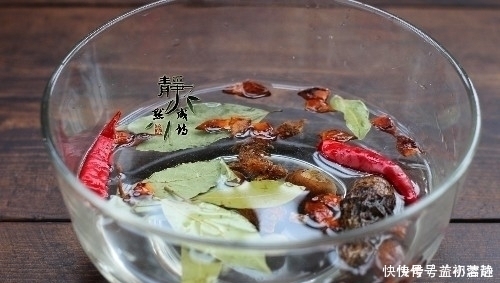 此菜下酒又下饭,夏天吃正好,我每周都会做一次,简单又美味