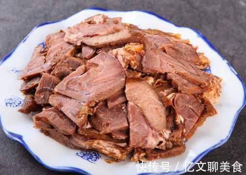 卤肉|做酱牛肉要不要先焯水卤肉店师傅教我正确方法，酱香浓郁又入味