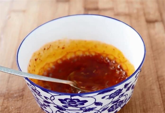 豆腐皮这个做法真的太香了，刚上桌就被抢着吃，吃着真过瘾