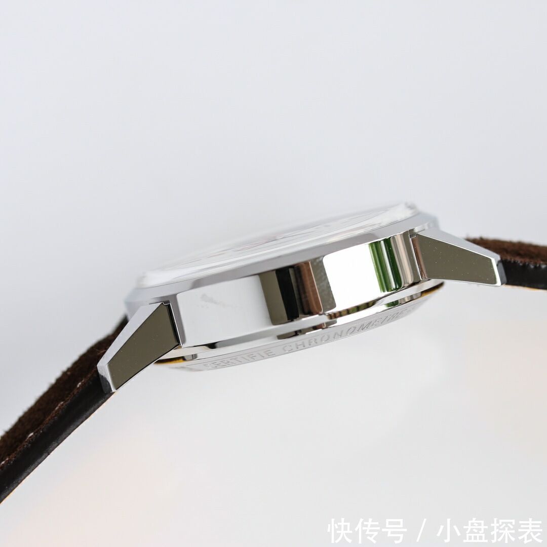 百年灵|GF百年灵Top Time系列腕表别具一格，融荟非凡设计。