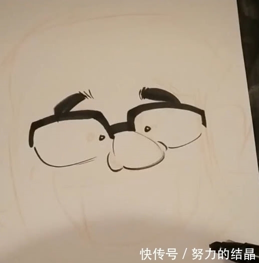 作画!粉丝让美术生作画,开始就感觉不对,作品完成后:太有才了!