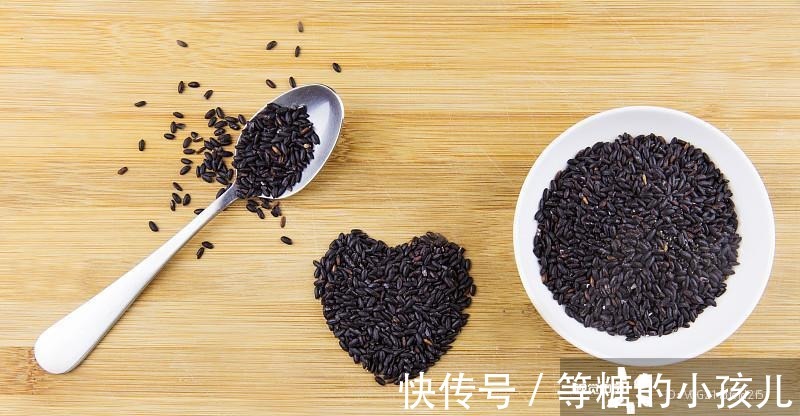 黄酒|普通的黑芝麻, 竟然治好了5种疾病, 这种吃法老中医也推荐！